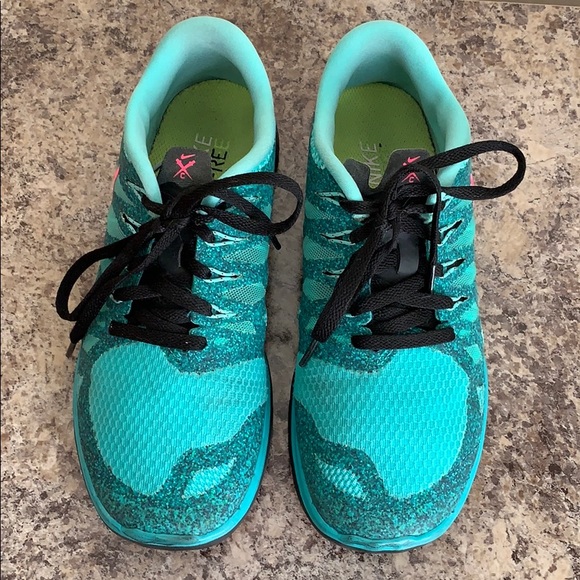 Nike Shoes - Picture 4 of 7